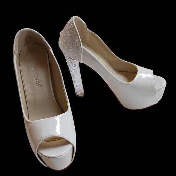 Crape Myrtle White Patent Leather Peep Toe Hidden Platform Acrylic Heels Size6.5 - Picture 2 of 11